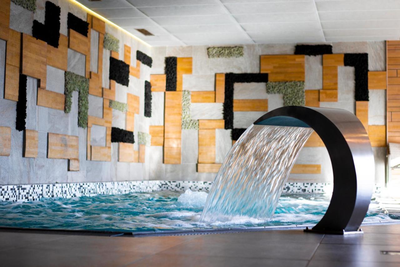 Amenity Hotel & Resort ชปินด์เลอรูฟ มลิน ภายนอก รูปภาพ